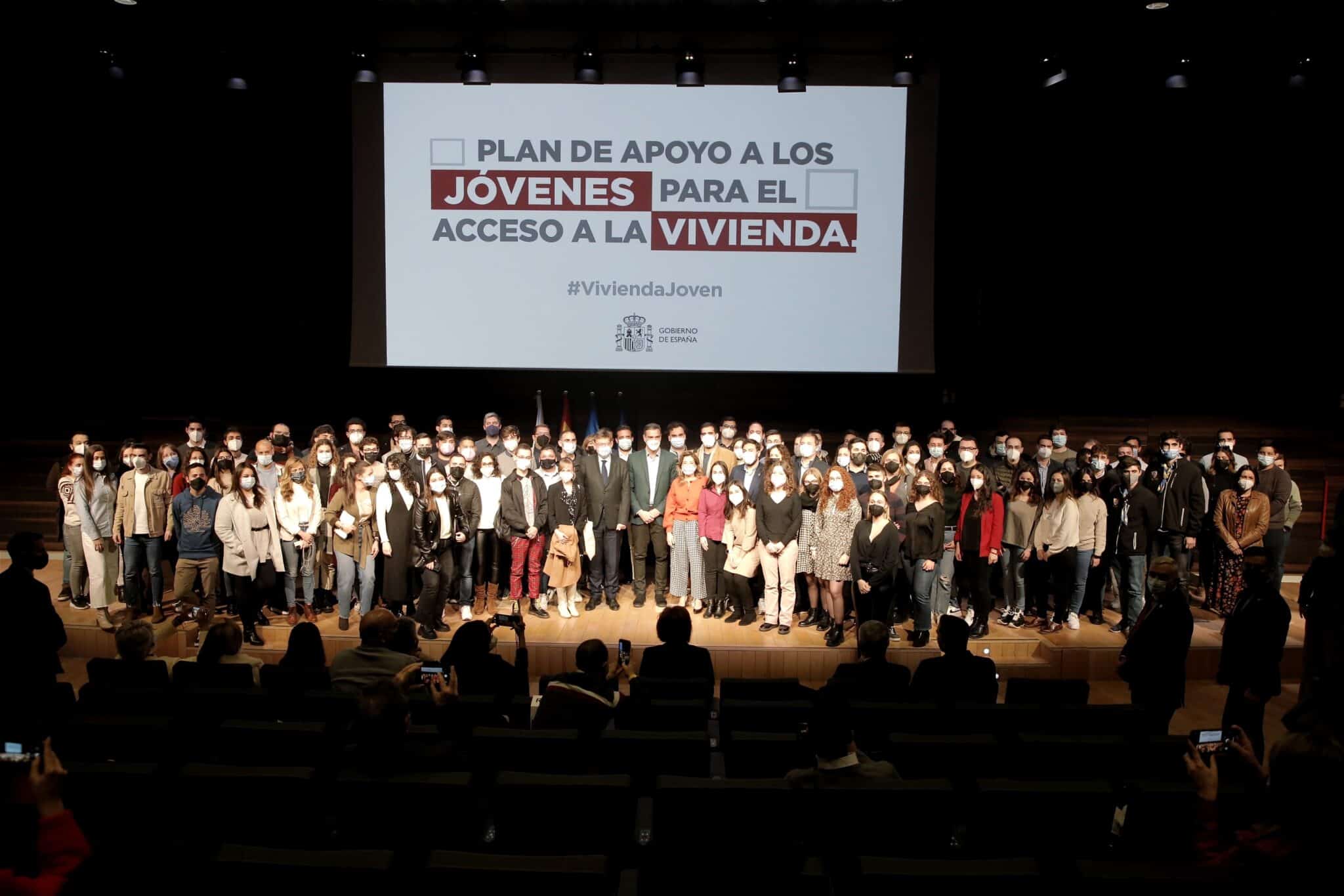 Encuentro de Sánchez con jóvenes sobre vivienda en Alicante.