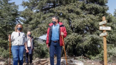 Sánchez y su séquito, de caminata por la sierra de Málaga