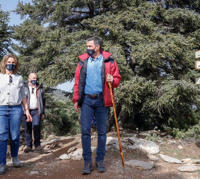 Sánchez y su séquito, de caminata por la sierra de Málaga