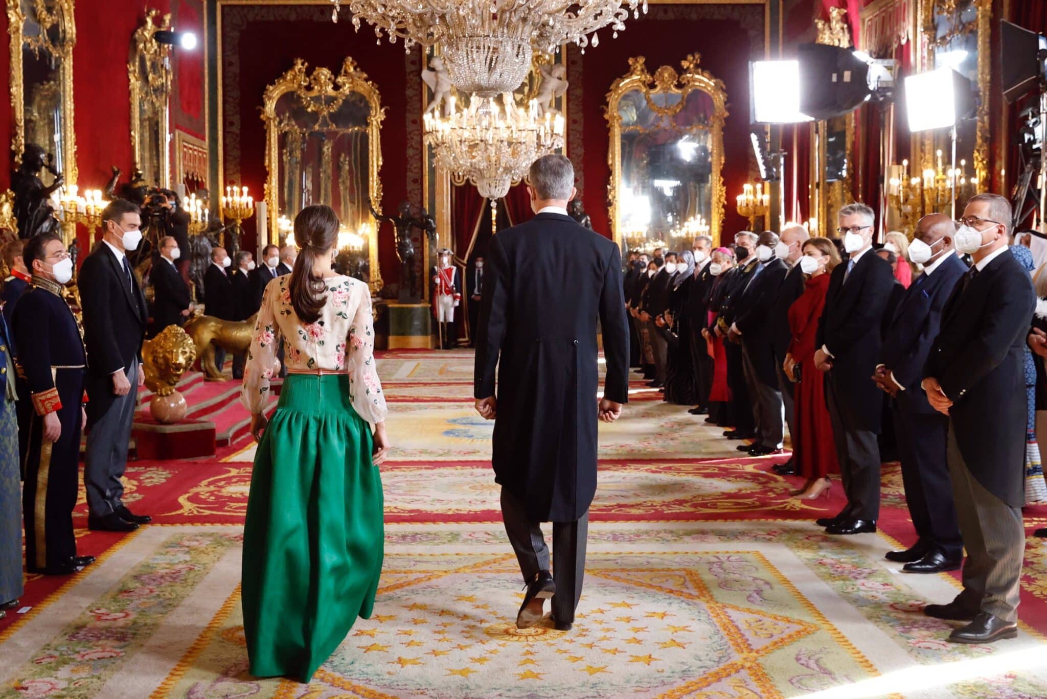 Los Reyes han ofrecido, en el Palacio Real, la recepción al #CuerpoDiplomático acreditado en España con motivo del nuevo año.Los Reyes han ofrecido, en el Palacio Real, la recepción al #CuerpoDiplomático acreditado en España con motivo del nuevo año.