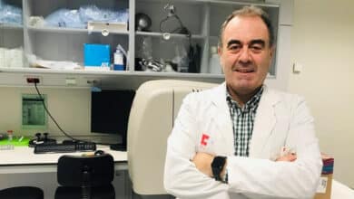 Marcos López Hoyos: “Ómicron ha escapado a la neutralización de la vacuna, pero no a las células T”