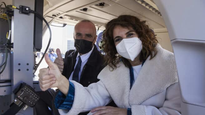 Reforma fiscal La ministra de Hacienda, María Jesús Montero, y el Alcalde de Sevilla, Antonio Muñoz.