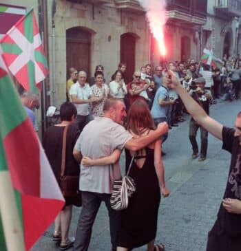 Exmiembros de ETA y Sortu reconocen que humillaron a las víctimas con [...]