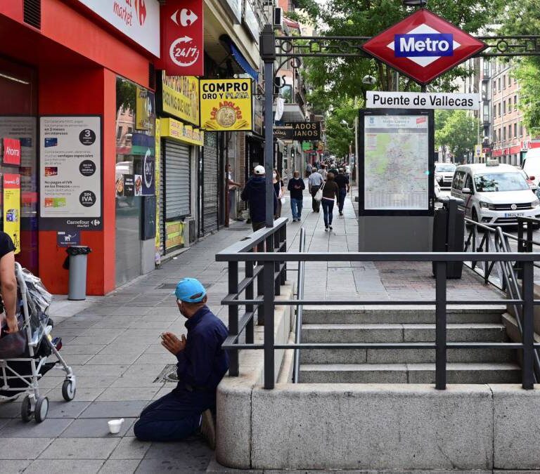 Cocaína en patinetes y prostitución en una peluquería: así cayó la banda que explotaba a menores en Madrid
