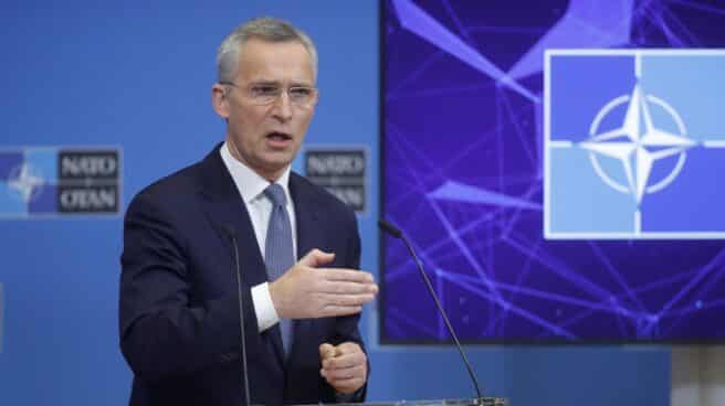 La OTAN se planta ante Rusia Jens Stoltenberg, secretario general de la OTAN, tras la reunión con los representantes del Kremlin