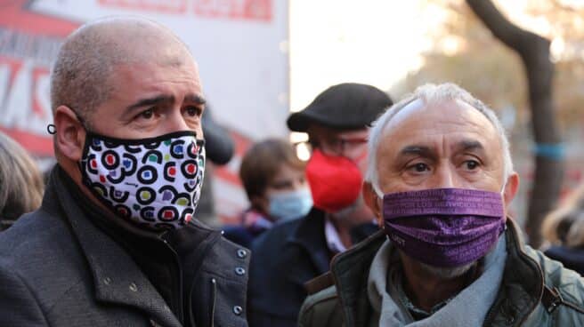 Los secretarios generales de CCOO, Unai Sordo (izquierda) y de UGT, Pepe Álvarez, en una concentración en Madrid en diciembre.