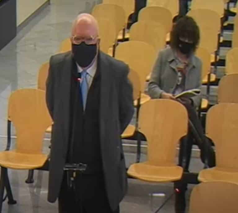 El rifirrafe de la presidenta que juzga a Villarejo y el comisario sube de tono: "Piano, señor"