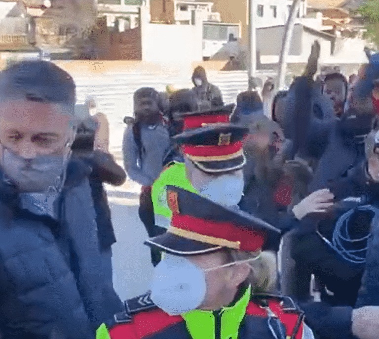 Albiol, acosado por okupas en Badalona