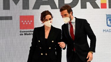 Casado y Ayuso vuelven a exhibir unidad en Fitur tras la 'paz de Navidad'