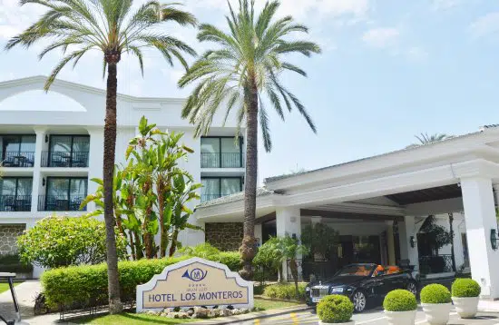 El fondo suizo Stoneweg y Bain Capital adquieren el Hotel Los Monteros en Marbella por 47 millones