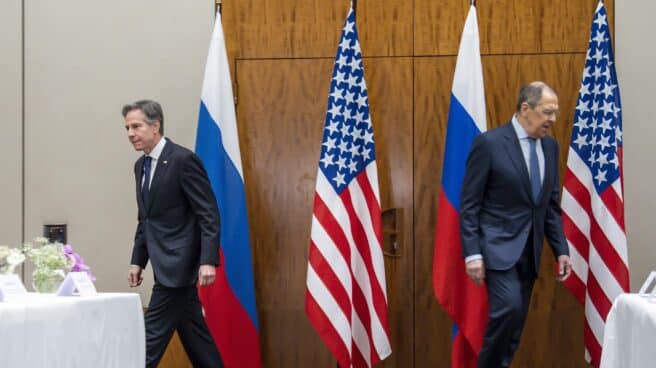 Anthony Blinken y Sergey Lavrov, antes de su reunión en Ginebra.