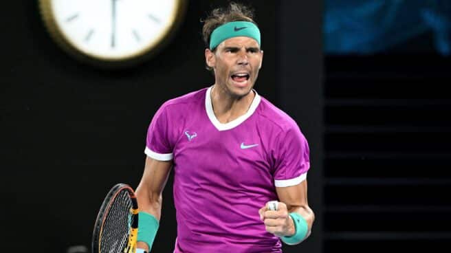 Rafa Nadal en el Abierto de Australia El tenista español Rafael Nadal celebra un punto durante el partido de Abierto de Australia que disputó contra el ruso Karen Khachanov este viernes en Melbourne,