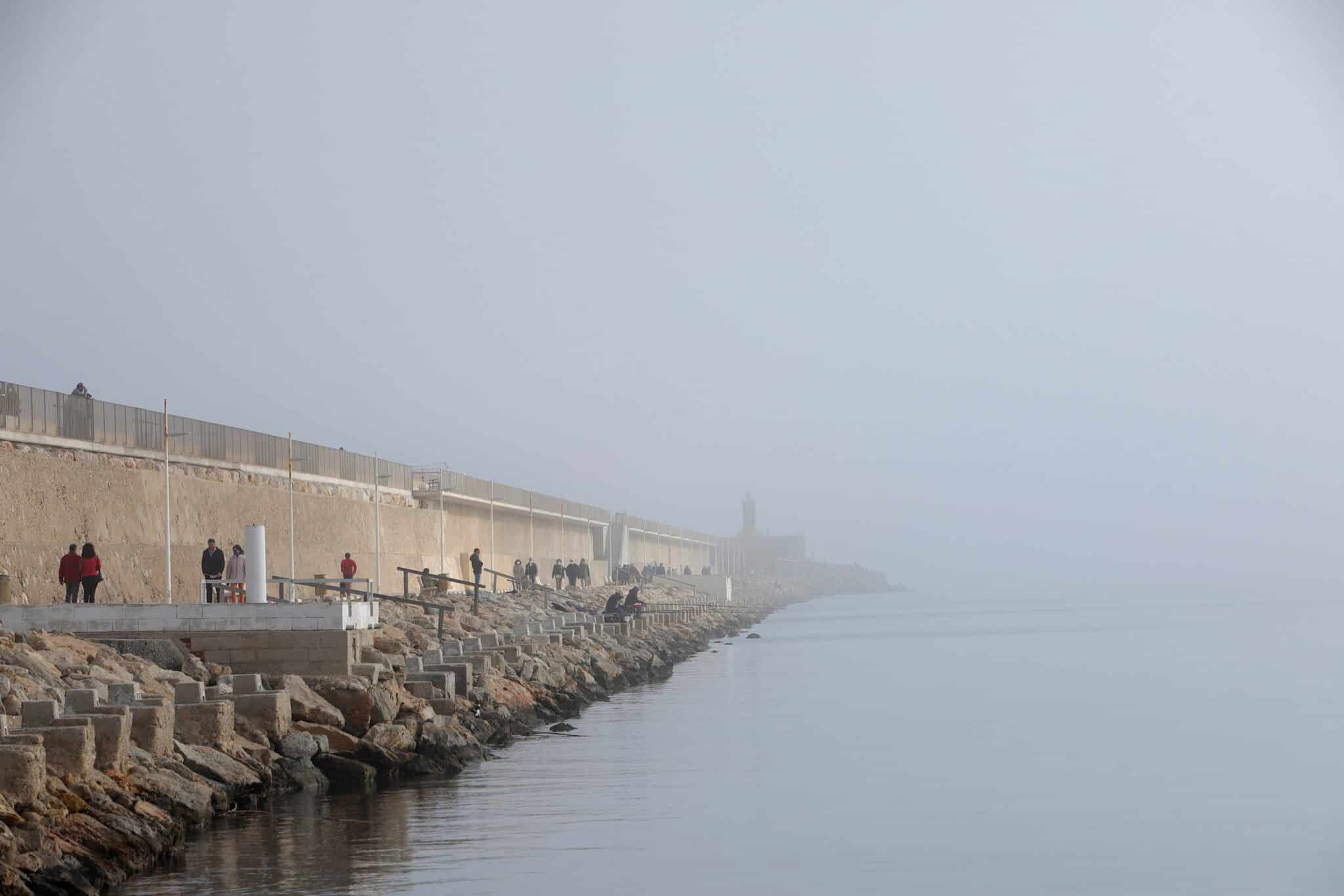 Una espesa niebla cubren gran parte del territorio de la Comunidad Valenciana