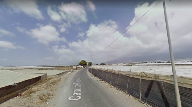 Muere un ciclista al caer en un camino de El Ejidoroquetas Camino Roquetas