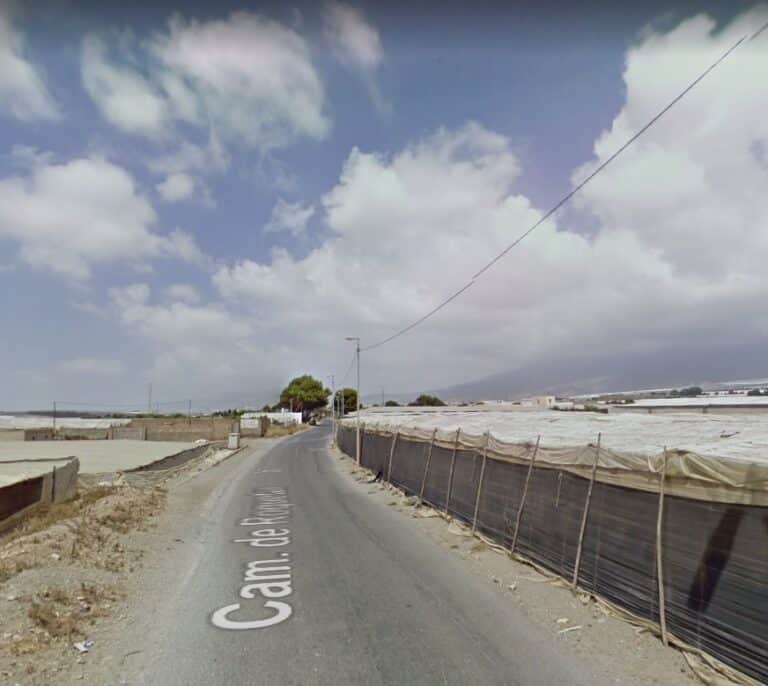 Muere un ciclista al caer en un camino de El Ejido