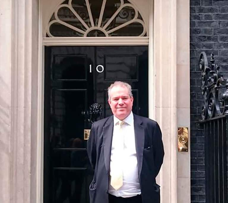 "Es cuestión de tiempo que caiga Boris Johnson, aunque es un supervivente nato"