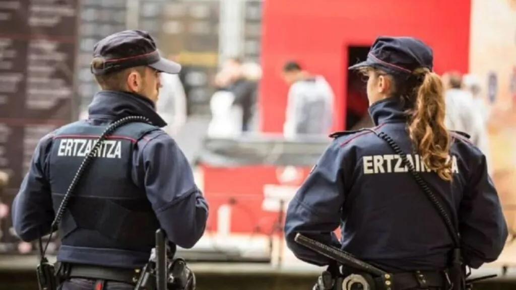 Detenida en Bizkaia una mujer que se llevaba a su hijo de 4 años a robar