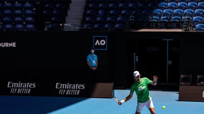 Djokovic recurre la cancelación del visado y peleará en los tribunales para jugar el Abierto de Australia