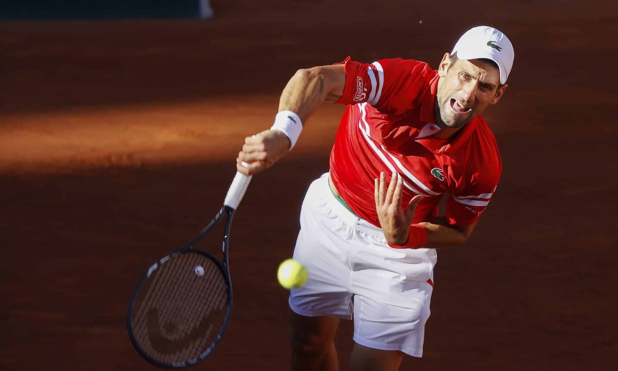 Novak Djokovic durante la final de Roland Garros 2021