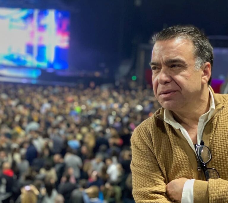 Domingo García, ejecutivo musical: "He llevado más de dos mil canciones a la vida de la gente"