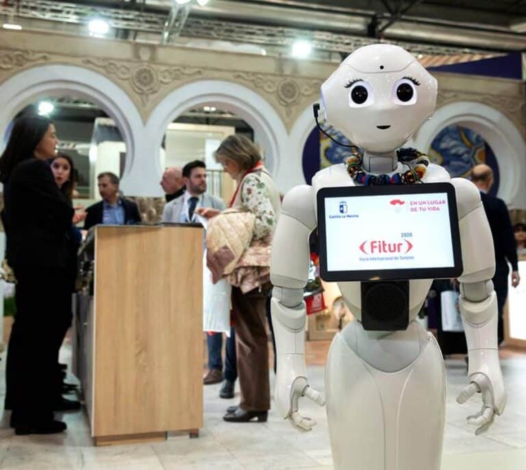 Fitur busca la 'vacuna' para recuperar los 54 millones de turistas perdidos