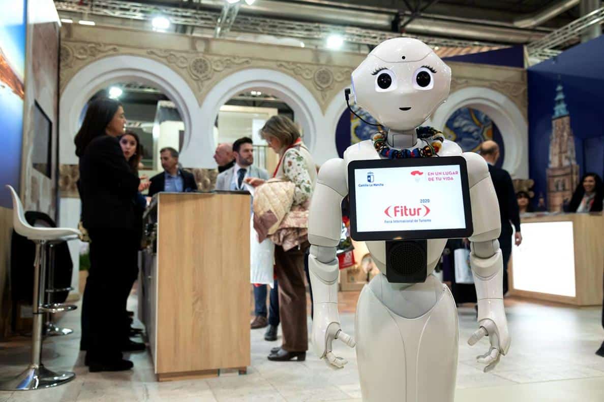 Un robot en uno de los expositores de la Fitur en 2020.