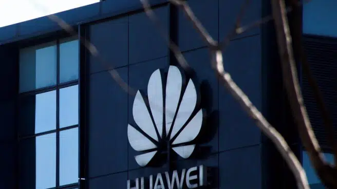 Un exministro británico afirma que Reino Unido vetó a Huawei por las presiones de EEUU