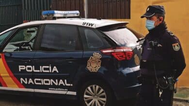 Un hombre fallece al caer por el hueco de la escalera de un edificio de Valencia