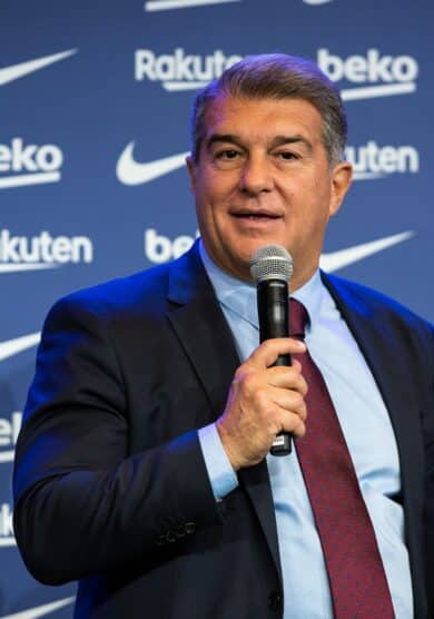 Laporta se lanza a la promesa del 'Súper Barça' con una quiebra técnica en sus cuentas