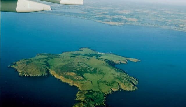 Imagen aérea de la isla de Lambay (Irlanda)
