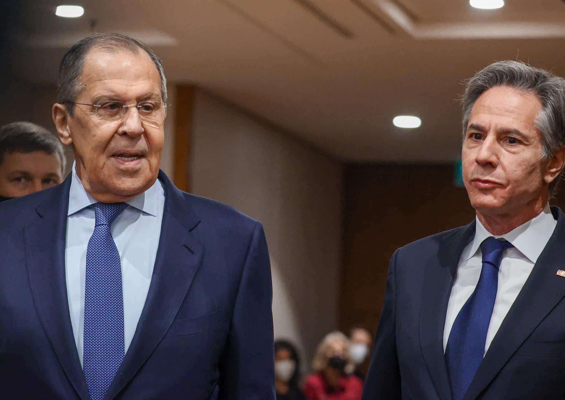 Sergei Lavrov y Anthony Blinken, durante su cumbre en Ginebra.