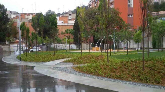 Muere un hombre al caer de un edificio tras una pelea en un piso de Roquetes Roquetes