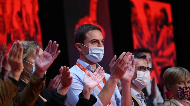 Ferraz amaga con una moción de censura contra Ayuso para aprovechar la crisis popular