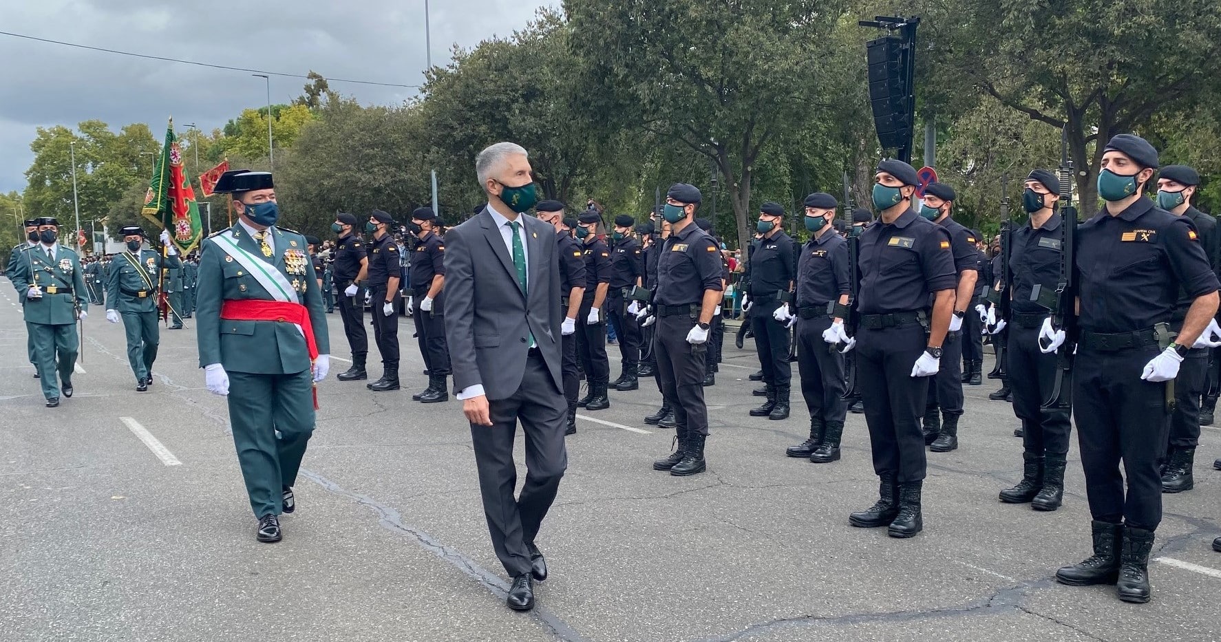 El ministro Grande-Marlaska pasa revista el pasado 3 de octubre en la parada de la Guardia Civil.