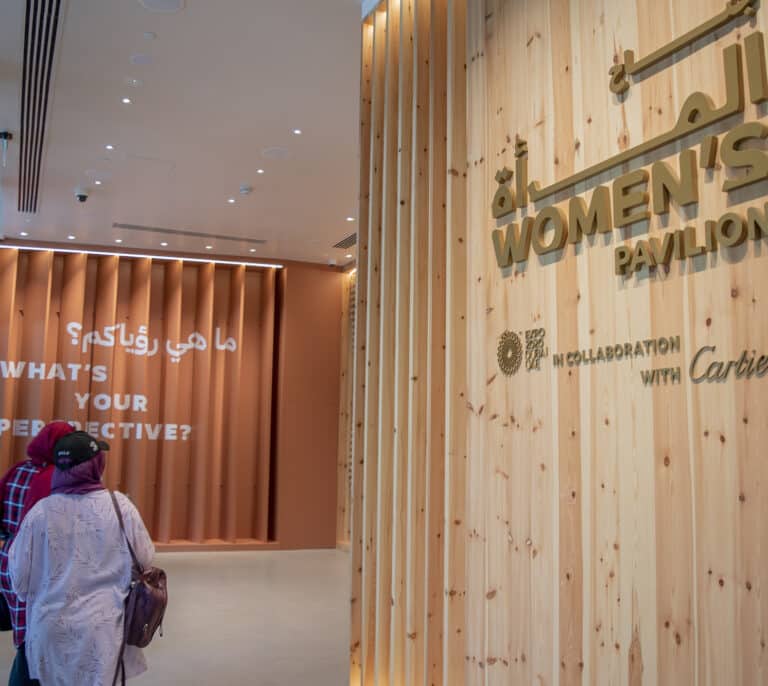 La Expo de las mujeres en la tierra del emir que amenazó a su ex esposa y secuestró a sus hijas