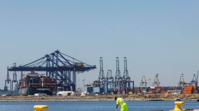 Vista general del puerto de Valencia.