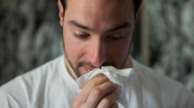 resfriado-protege-coronavirus Un nuevo estudio apunta a que los resfriados por coronavirus comunes protegen del Covid.