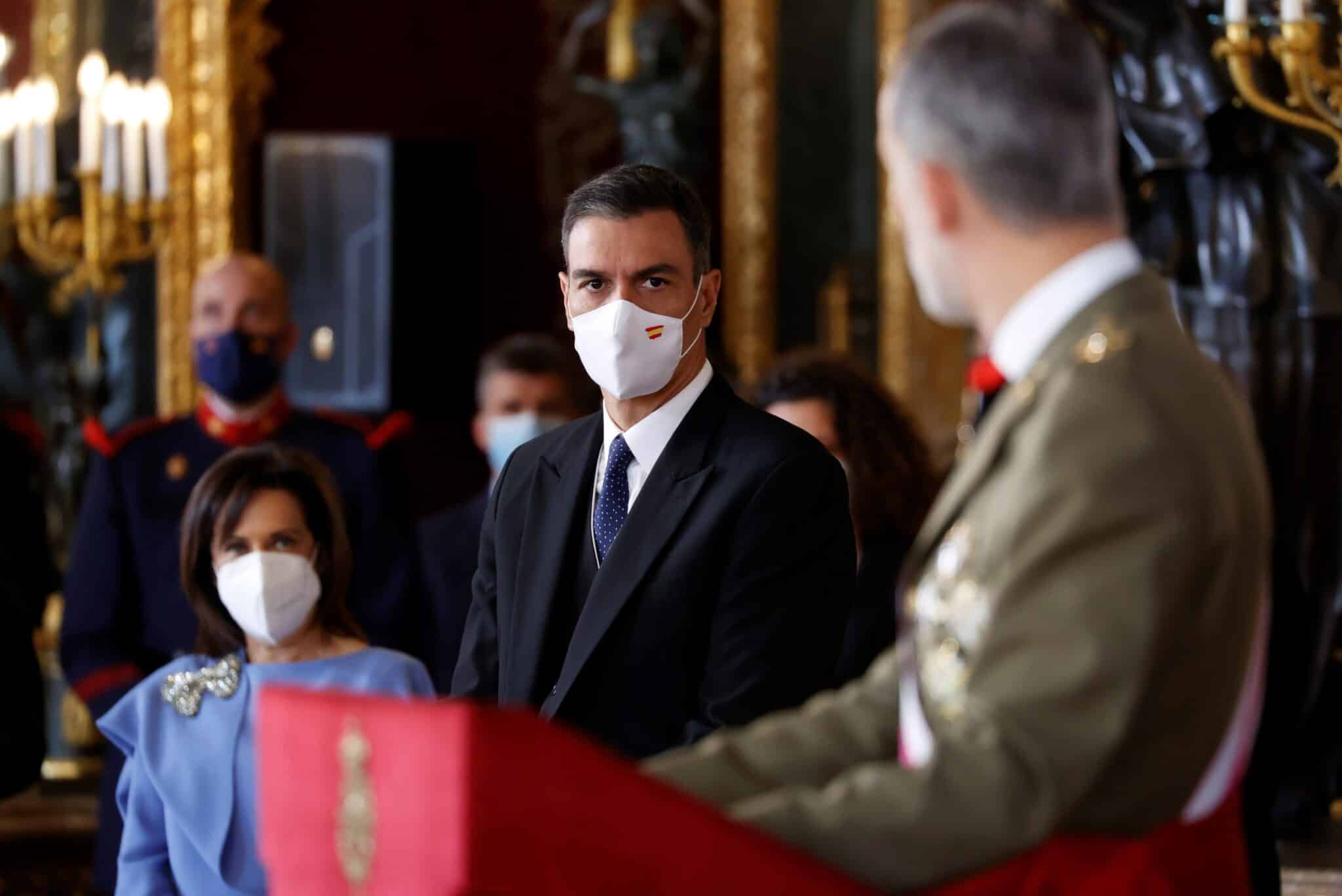 Felipe VI pronuncia un discurso en presencia de Pedro Sánchez y Margarita Robles, durante la Pascua Militar