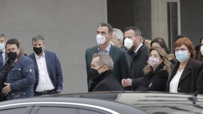 Pedro Sánchez junto a al ministra de Transportes y Agenda Urbana, Raquel Sánchez, este miércoles en Alicante