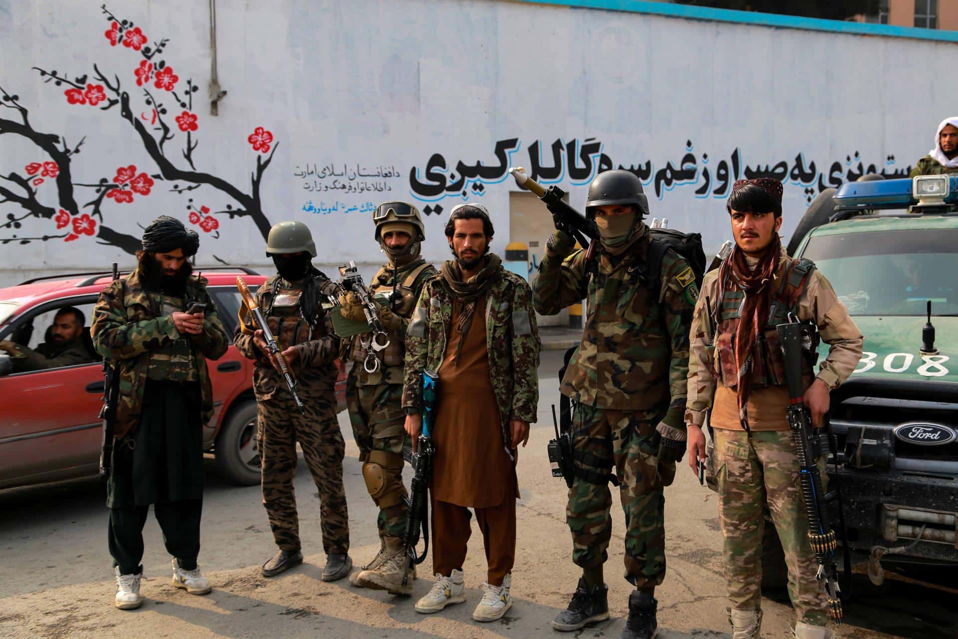 Patrulla talibán en Kabul.