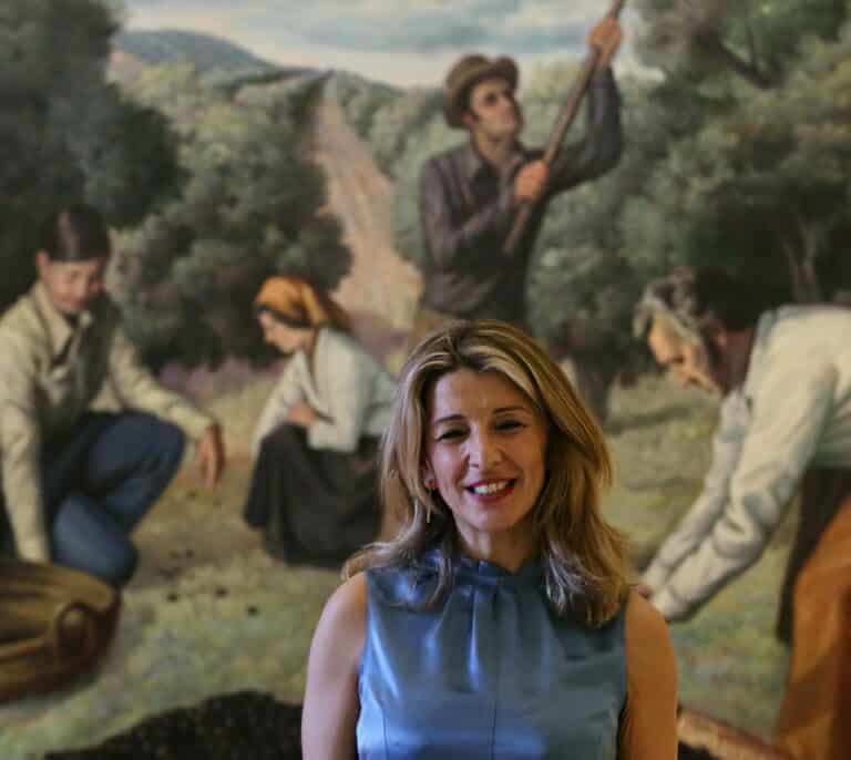Yolanda Díaz desobedece a Transparencia y elude detallar los casos de 'esclavitud en el campo'