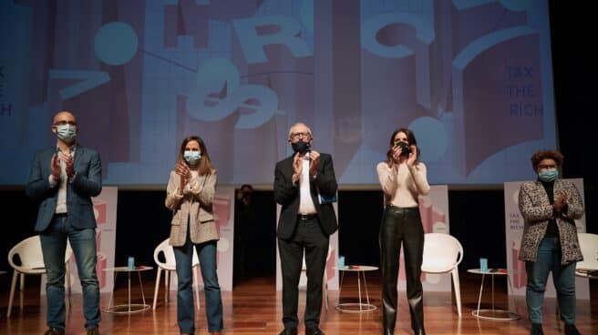 Acto de Unidas Podemos sobre reforma fiscal y justicia impositiva El exlíder laborista británico Jeremy Corbyn (c) la líder de Unidas Podemos Ione Belarra (2i), Irene Montero (2d), Nacho Álvarez (i) y Susana Ruiz (d) participan este lunes en el acto 'Tax the Rich. .