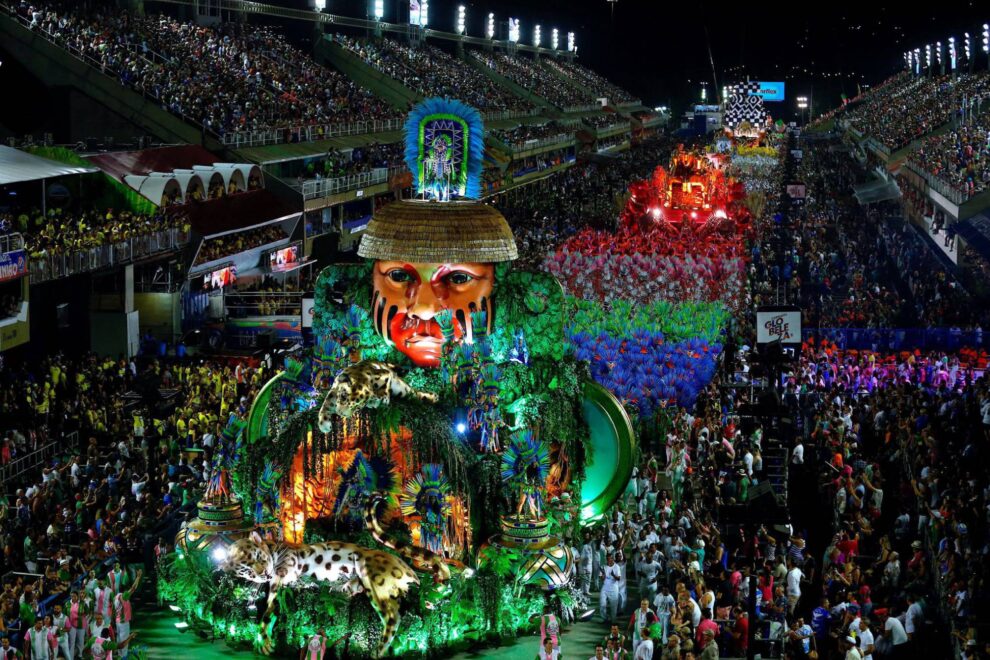 La escuela de samba Mangueira se proclamó ganadora del Carnaval de Río de Janeiro tras el tradicional desfile en el Sambódromo.
