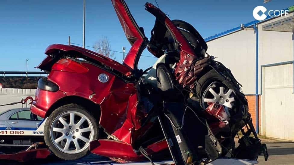 Fallece un menor que conducía un turismo al salirse de la vía y chocar con un muro en Villarramiel