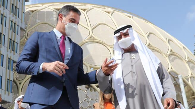 Pedro Sánchez, junto al comisario general de la Expo de Dubai. Pedro Sánchez, junto al comisario general de la Expo de Dubai.
