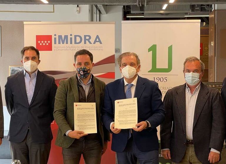 Madrid firma un convenio para mejorar la genética del toro de lidia y el aumento de rentabilidad de cabaña ganadera