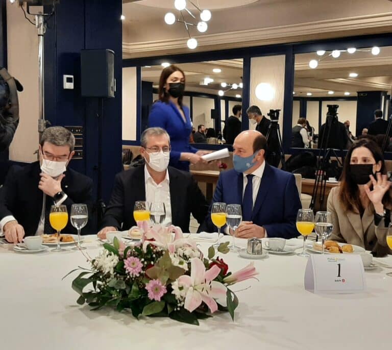 Ortuzar: "Es tentador pero sería un error apretar el 'botón rojo' electoral, beneficiaría a Vox"