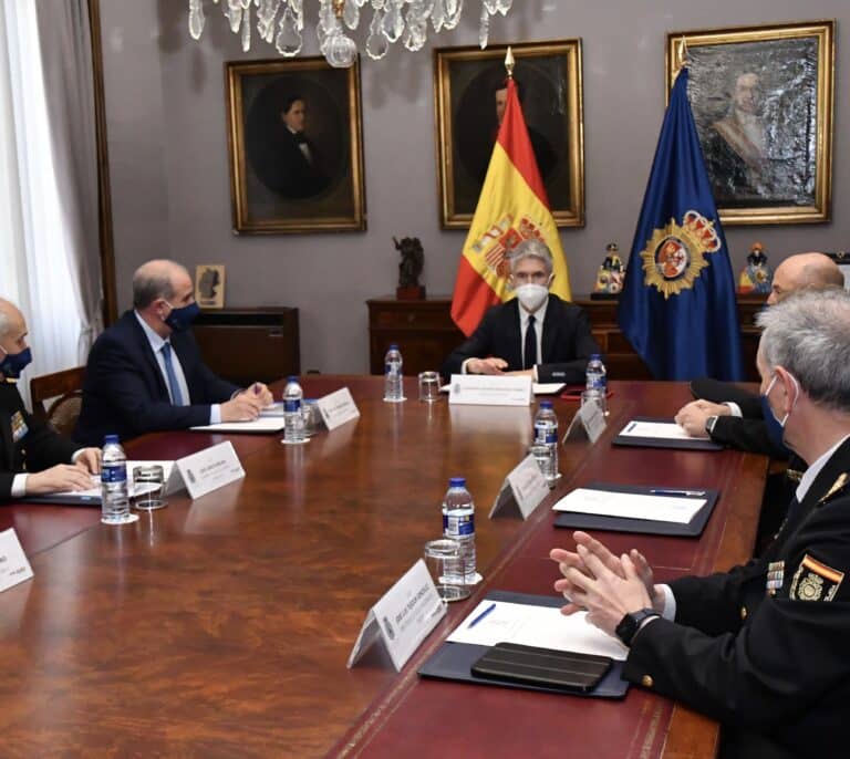 Ser bajo ya no será un impedimento para ingresar en la Policía Nacional