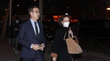 Casado se reúne con Feijóo en privado para marcar la agenda de su salida