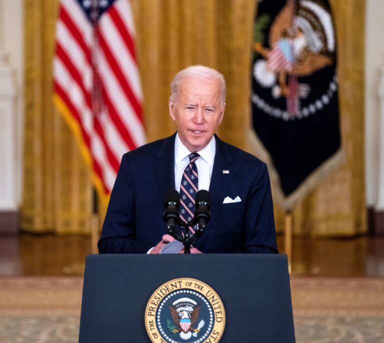 Biden impone sanciones a Rusia y avisa: "Es el principio de la invasión a Ucrania"